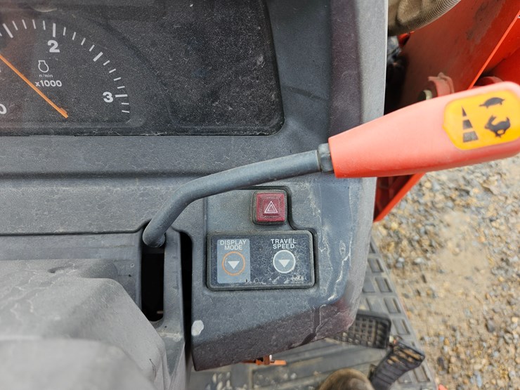 #20866-•-2008-kubota-l3240-tractor-image-29