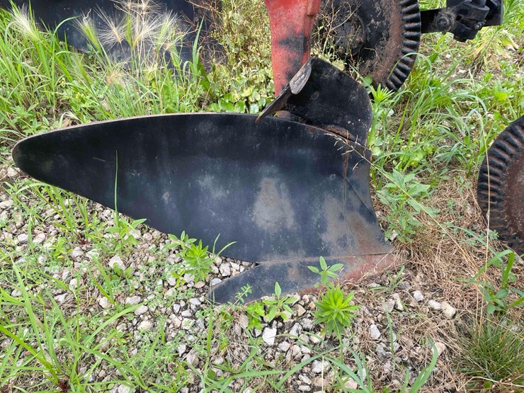 ih-720-6-bottom-plow-image-10
