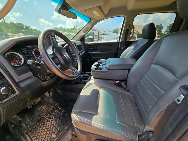 2018-utility-flatbed-image-32