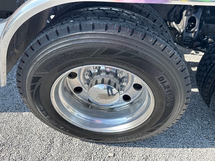 2019-kenworth-w900l-image-26