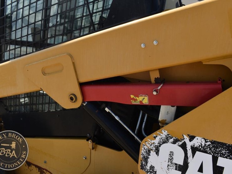 2018-caterpillar-262d-image-41