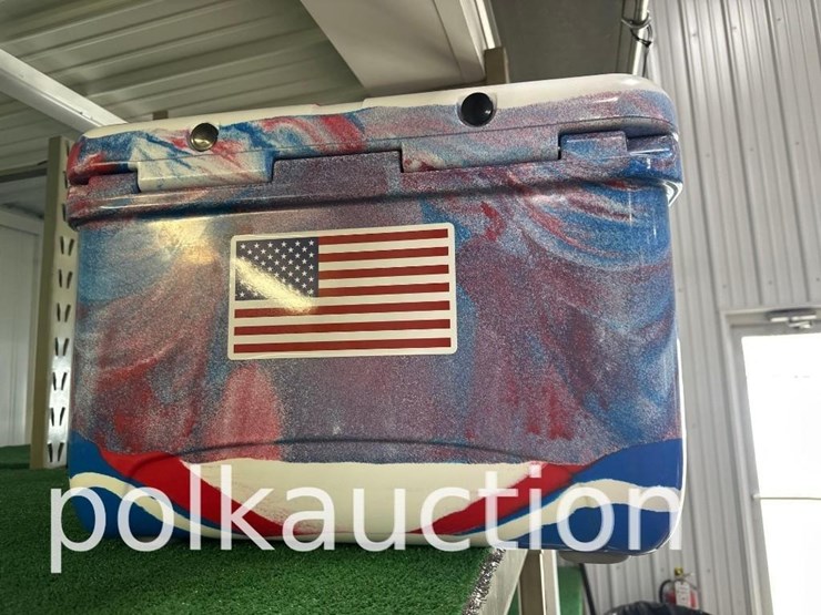 11164---48-can-ulu-patriotic-cooler-image-4