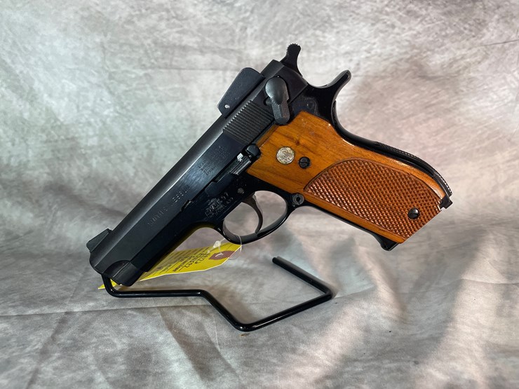 #4402-•-smith-and-wesson-model-439-9mm-luger-pistol,-sn:-a741597-image-2