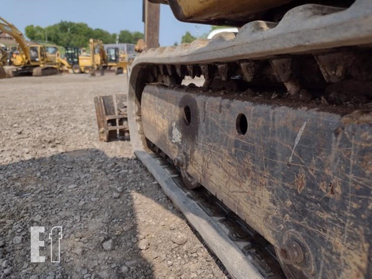 2012-caterpillar-300.9d-image-27