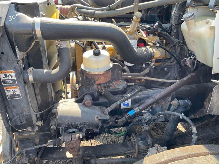 2004-kenworth-t300-single-axle-dump-truck-image-32