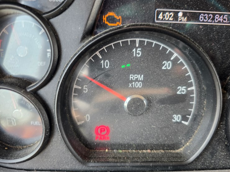 2019-peterbilt-579-image-97