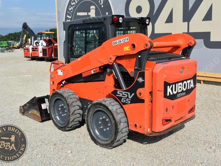 2020-kubota-ssv65-image-11