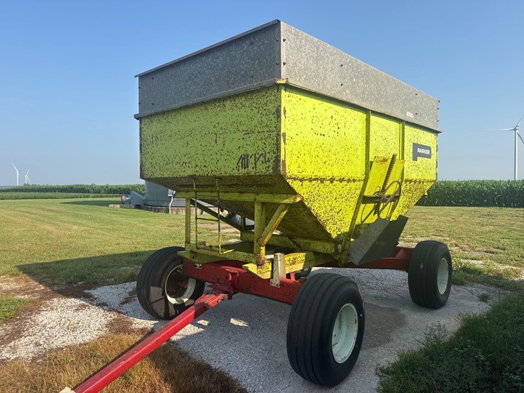 parker-gravity-wagon,-ih-140-gear-image-1