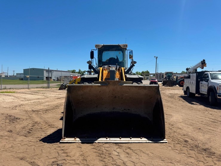 2021-liebherr-l556-image-8