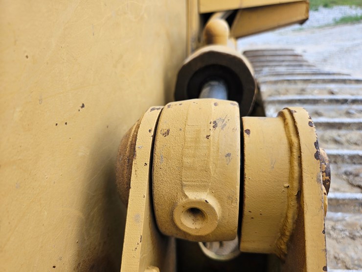 caterpillar-d4c-image-85
