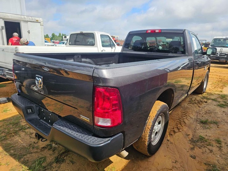 2017-dodge-ram-1500-image-4
