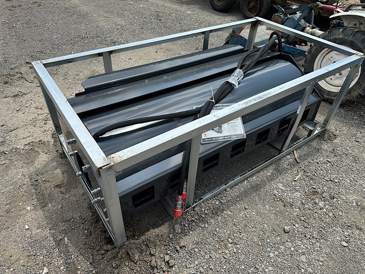 wolverine-66"-vibratory-roller-attachment-image-2
