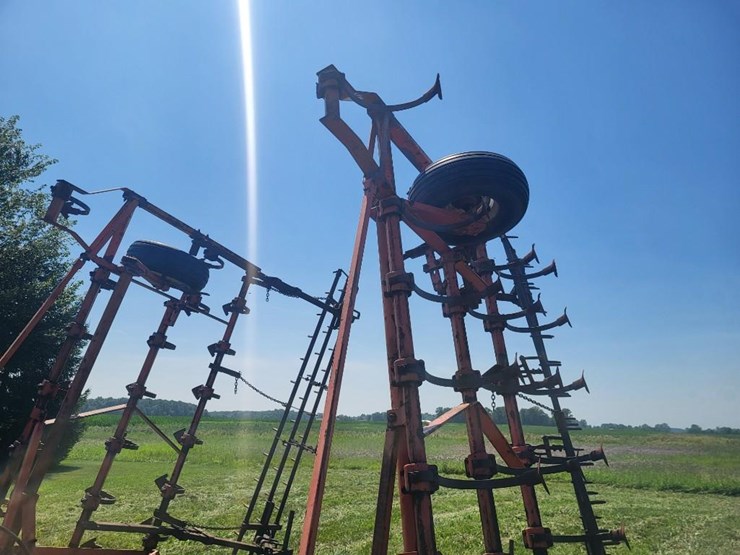 allis-chalmers-1300-e-30'-field-cultivator-w/3-bar-spike-harrow-image-17