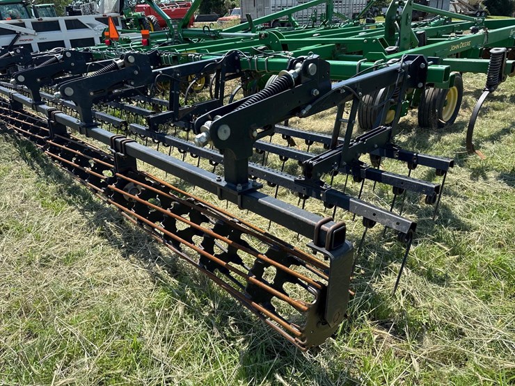 john-deere-2310-image-5