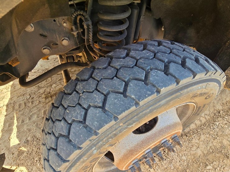 2019-ford-f550-image-35