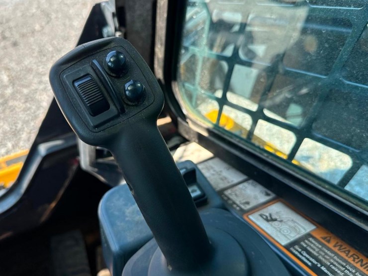 2021-deere-333g-image-9