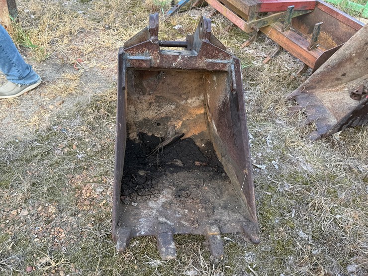 new-holland-555e-image-54