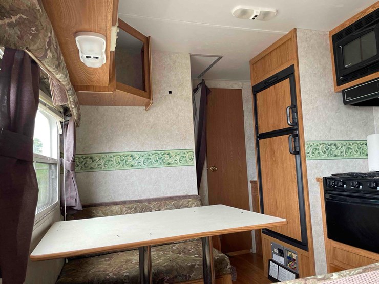 2005-wildwood-le-camper-image-25