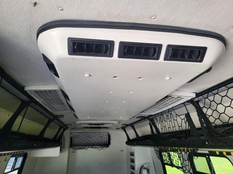 2012-ford-f550-xl-image-79