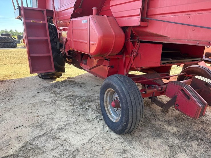 massey-ferguson-550-image-10