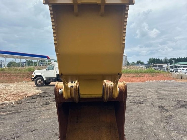 2021-caterpillar-320gc-image-12