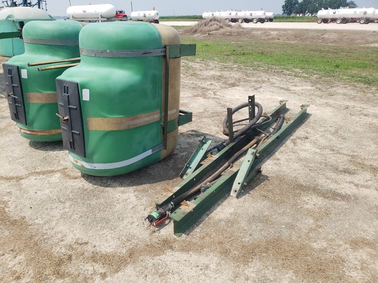 sprayer-saddle-tanks-with-mounting-frame-image-2