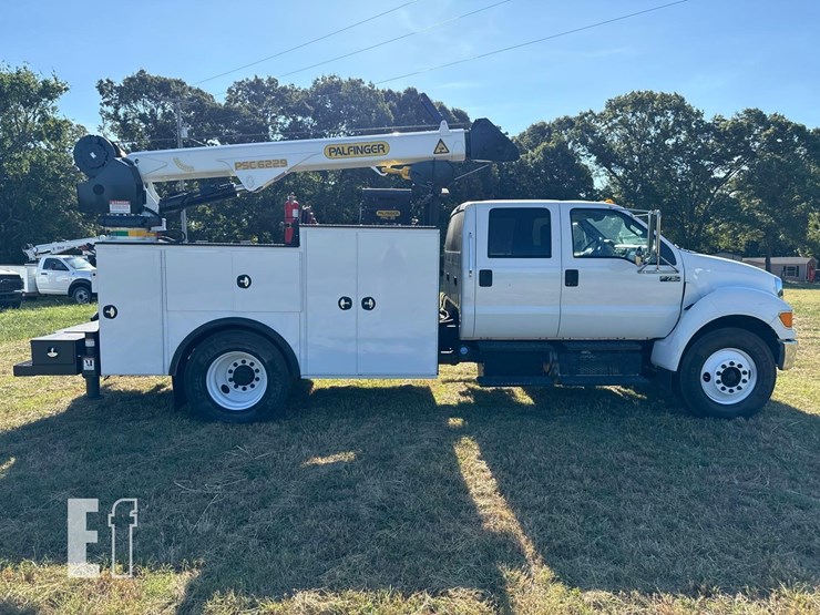 2013-ford-f750-xlt-image-4