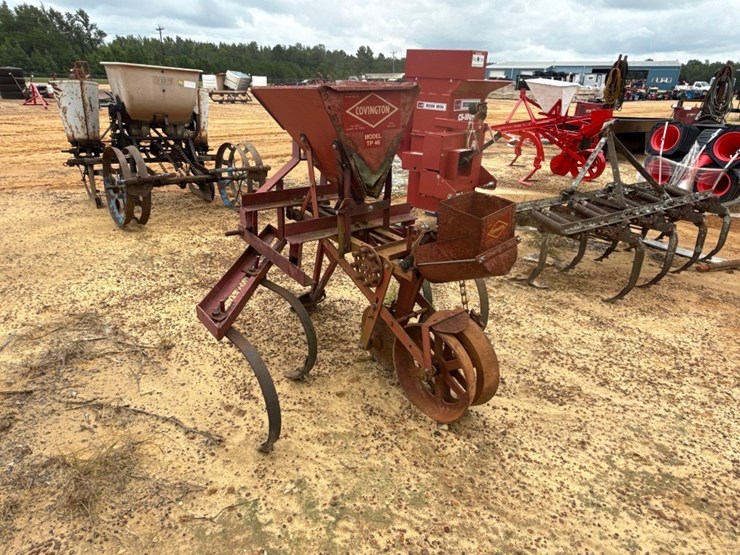 122---1---row-covington-planter-image-3