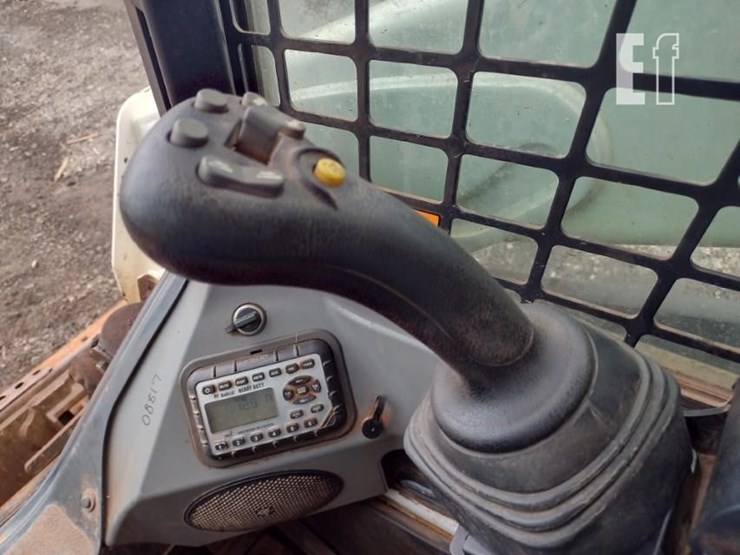 2020-bobcat-t595-image-8
