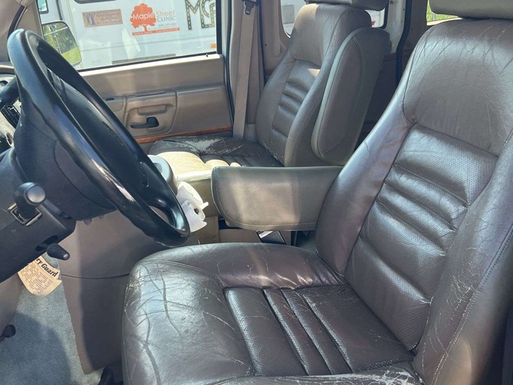 2002-ford-e250-image-15