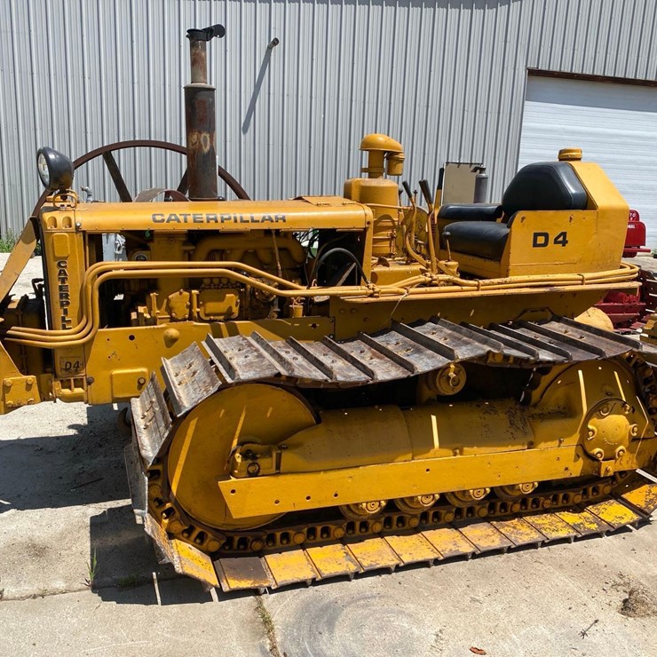 Caterpillar D4