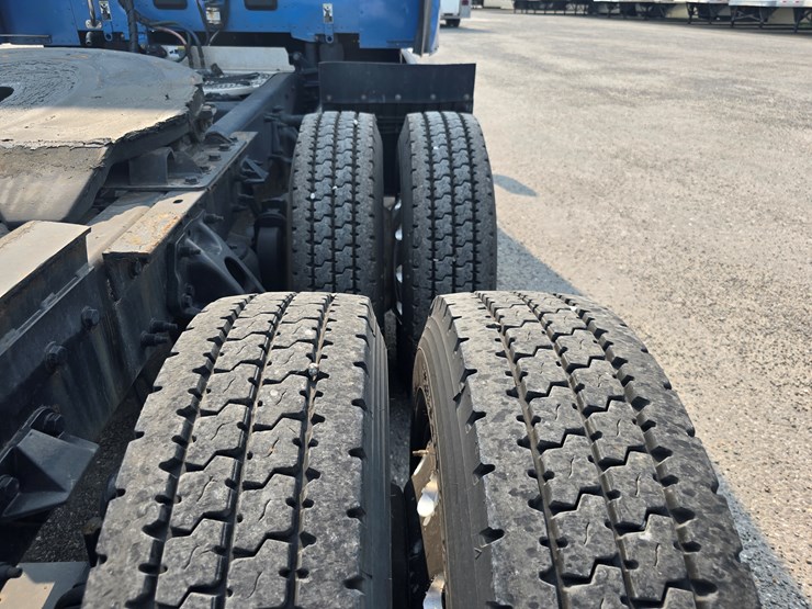 2019-peterbilt-579-image-106