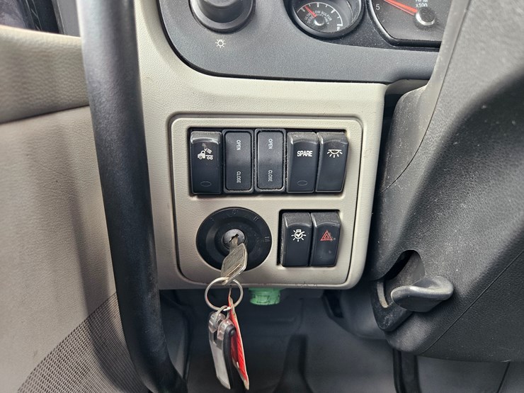 2018-peterbilt-579-image-71