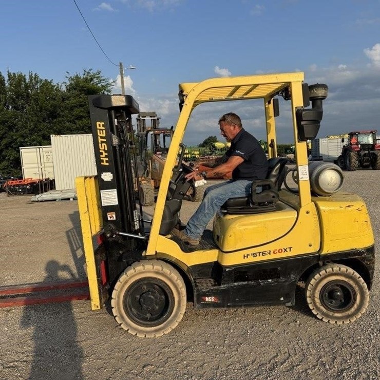 2017 HYSTER H60XT