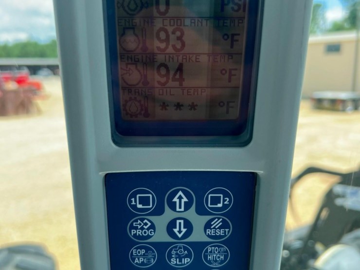 2014-new-holland-t8.360-image-36