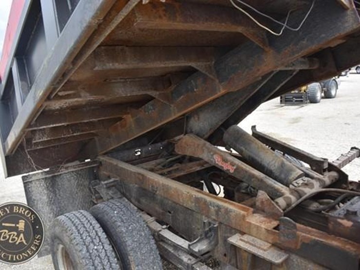 2005-chevrolet-3500-image-41