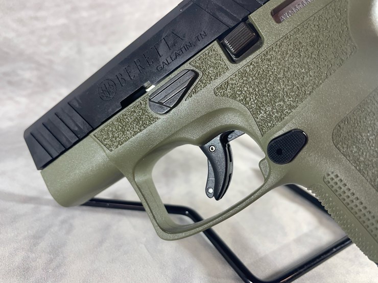 #4379-•-beretta-apx-a1-carry-9mm-luger-pistol,-sn:-axc157653-image-17