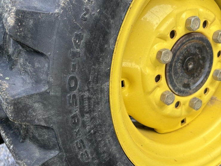 john-deere-3032e-image-12