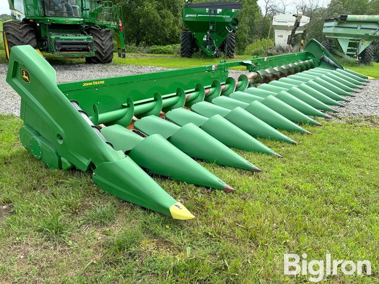 2022-john-deere-c16r-image-3