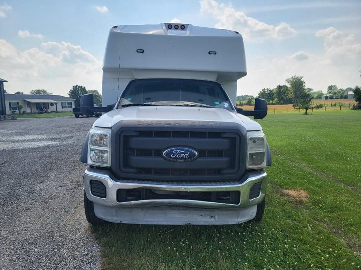 2012-ford-f550-xl-image-8