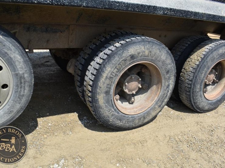 1996-mack-rd688s-image-38