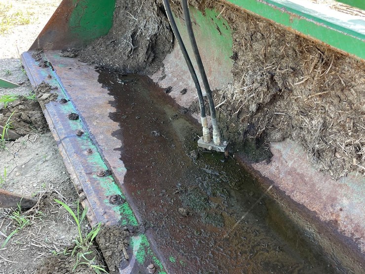2014-john-deere-6210r-image-87