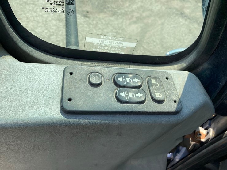 2006-international-durastar-4300-image-45