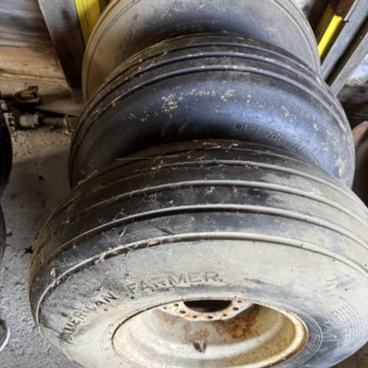 #1415 • 3 - 12.5L-15SL TIRES & RIMS