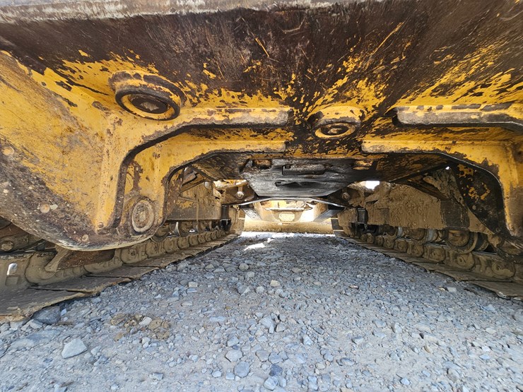 caterpillar-d4c-image-57