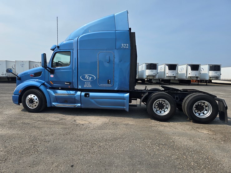 2019-peterbilt-579-image-12