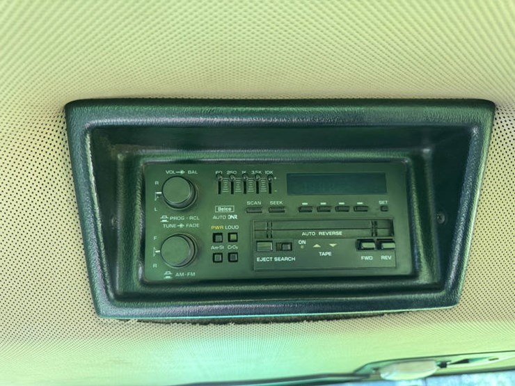 1990-john-deere-8760-image-31