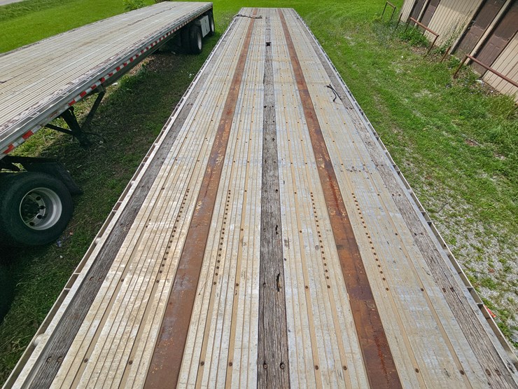 2005-utility-48'-x-102"-image-53