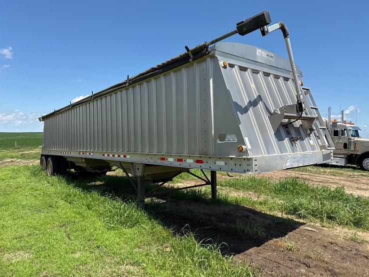 2009-dakota-aluminum-40ft-grain-trailer-image-3