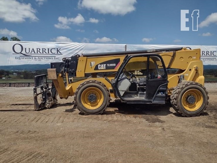 2017-caterpillar-tl1055d-image-1